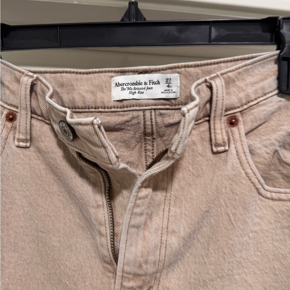 Abercrombie 90’s High Rise Relaxed Jean - 27 - Picture 7 of 8